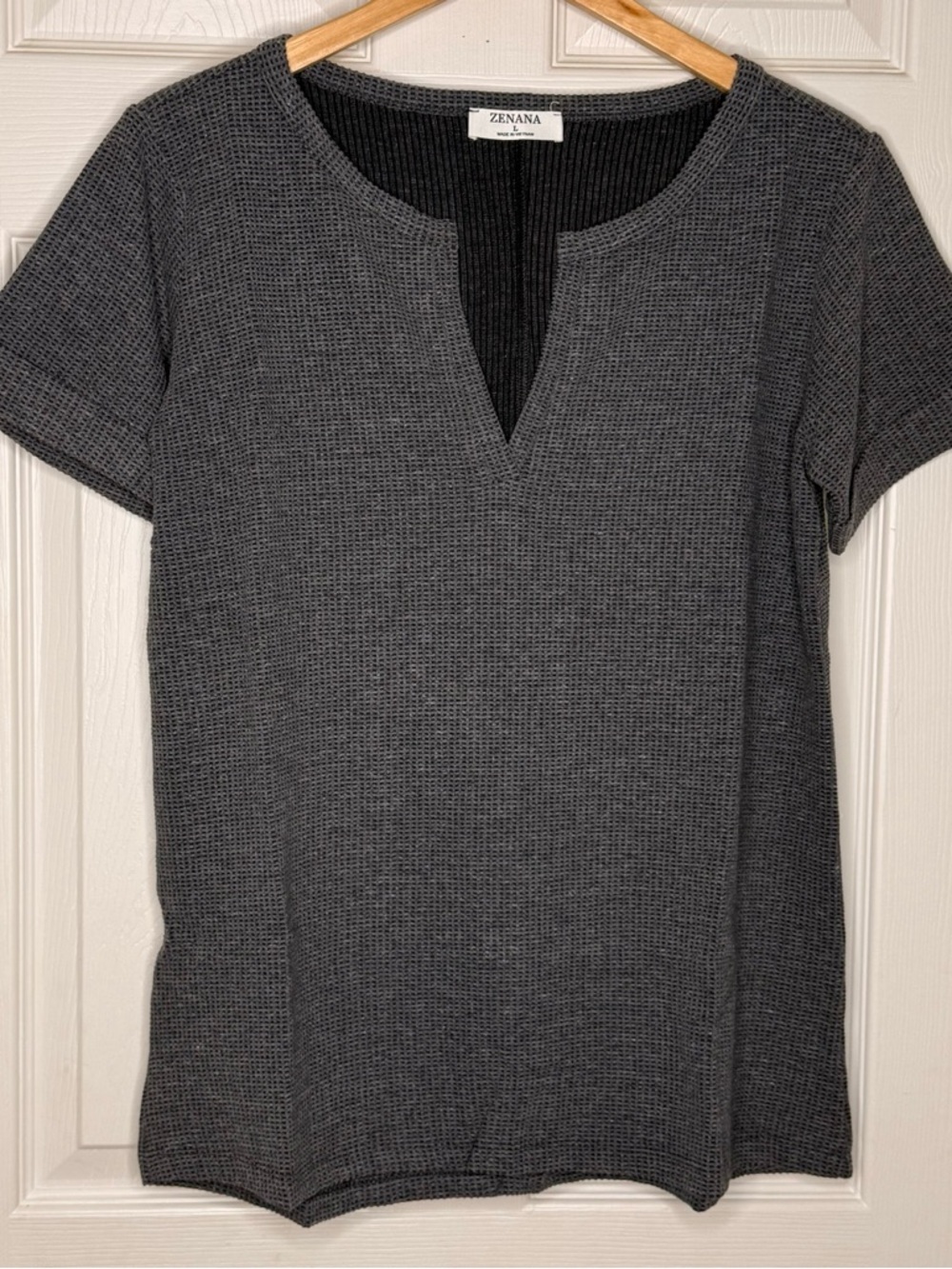 Zenana Waffle Knit V-Neck Top Charcoal Gray Short Sleeve Casual Boutique S-L NIP - Picture 3 of 7
